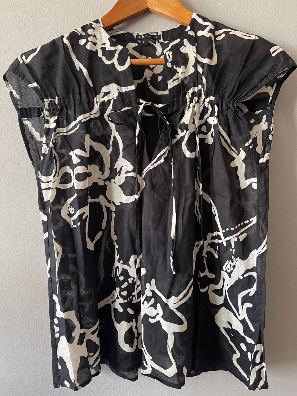 Theory airy Cotton Black & White Floral-Print Top blouse